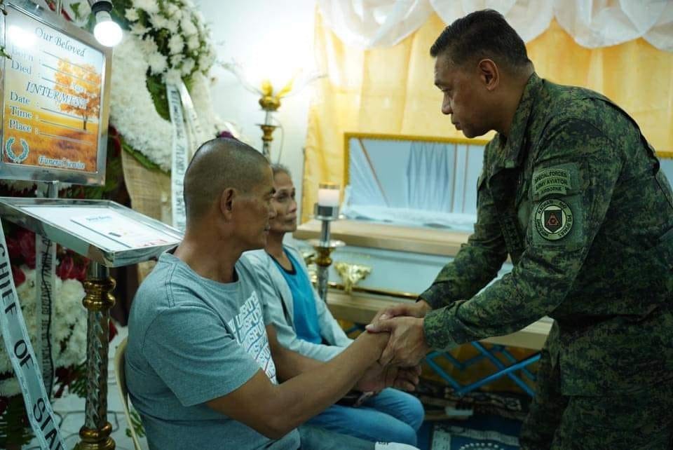 AFF chief of staff dumalaw sa burol ng 4 sundalong na-ambush