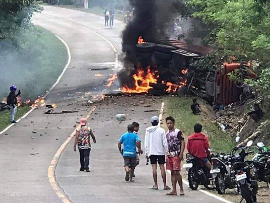 UPDATE: 13 pasahero ng van, tupok sa highway accident