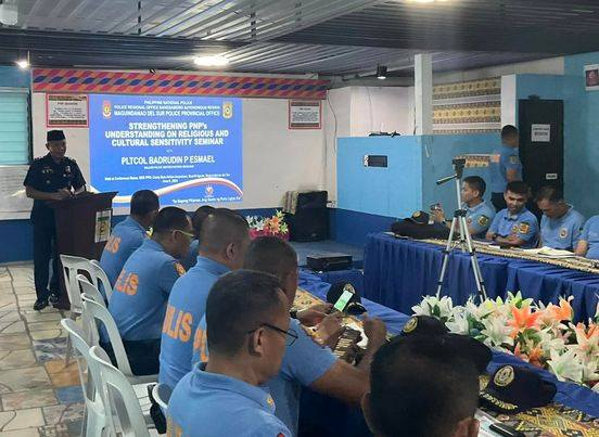 Mga pulis nag-dayalogo hinggil sa religious and cultural sensitivity